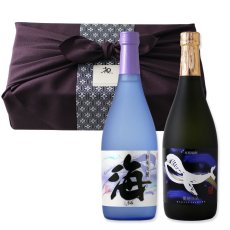 画像1: 大海カジュアルセット ふろしき包み（芋焼酎 720ml 2本 海 くじらのボトル黒麹） (1)